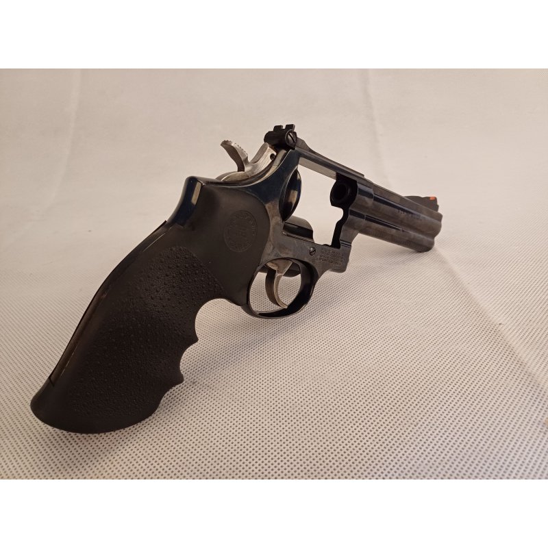 Smith & Wesson Mod. 586-3 4“ Kal..357Mag aus