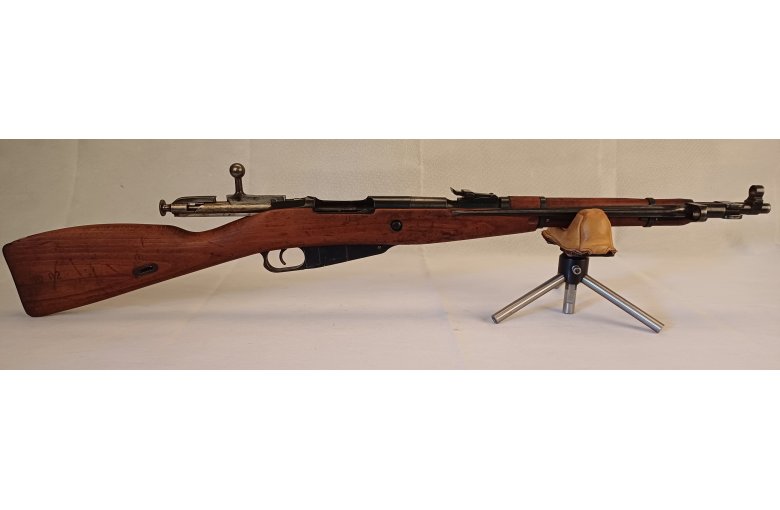 Mosin-Nagant M44 Repetierbüchse mit Bajonett Kal. 7,62x54R aus